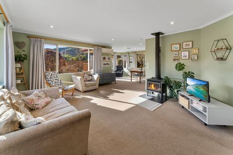 Photo of property in 5 Mayer Crescent, Wakefield, 7025