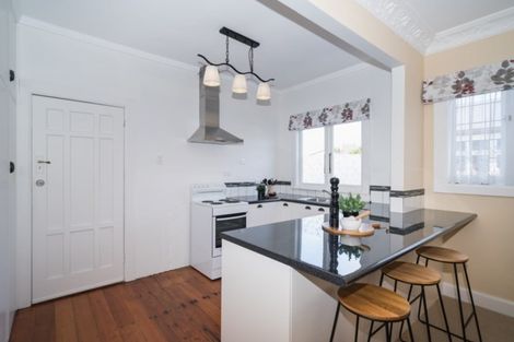 Photo of property in 42 Dahlia Street, Palmerston North, 4410