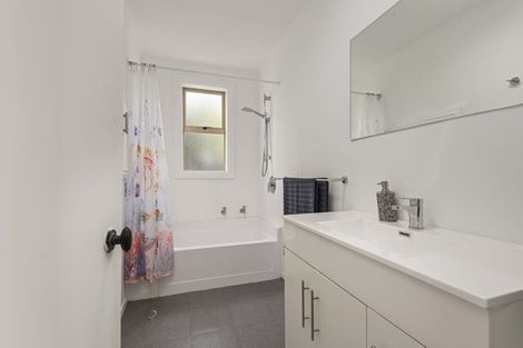 Photo of property in 9-15 Nikau Street, Tokomaru, Palmerston North, 4474