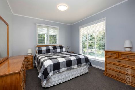 Photo of property in 11 Taupaki Road, Taupaki, 0782