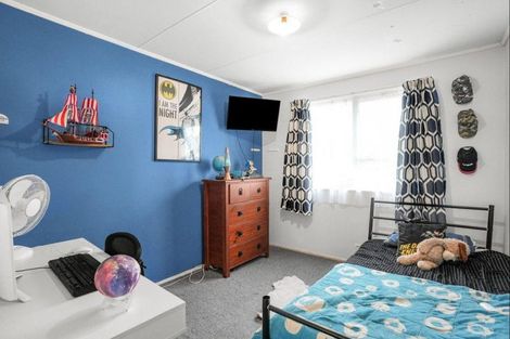 Photo of property in 49 Norana Road, Timberlea, Upper Hutt, 5018