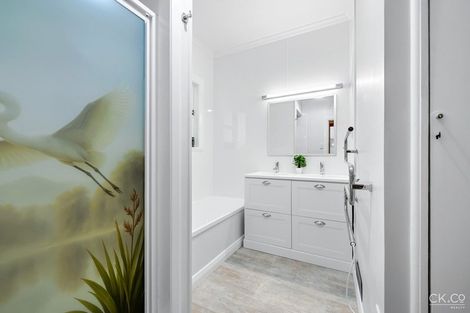 Photo of property in 465 Stokes Valley Road, Stokes Valley, Lower Hutt, 5019