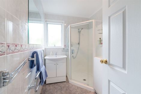 Photo of property in 47 Lantana Road, Green Bay, Auckland, 0604