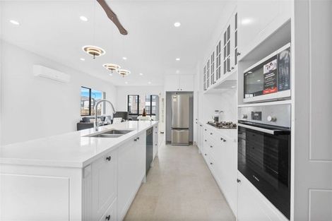 Photo of property in 83 Drumbuoy Drive, Flat Bush, Auckland, 2019