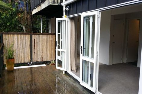 Photo of property in 2 Opou Road, Titirangi, Auckland, 0604