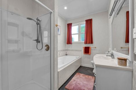 Photo of property in 19 George Street, Hawera, 4610