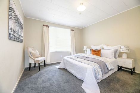 Photo of property in 44 Fitzwater Place, Henderson, Auckland, 0612