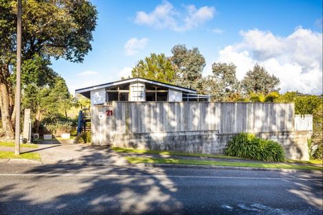 Photo of property in 21 Cumberland Street, Merrilands, New Plymouth, 4312