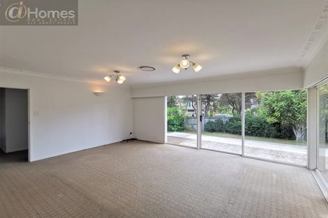Photo of property in 10 Whiteacres Drive, Sunnyhills, Auckland, 2010