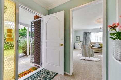 Photo of property in 11 Sandalwood Drive, Dinsdale, Hamilton, 3204