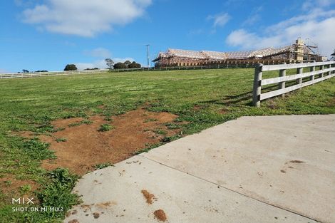 Photo of property in 3 Braxonne Close, Pukekohe, 2120