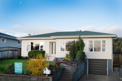 Photo of property in 6 Swansea Street, Hokowhitu, Palmerston North, 4410