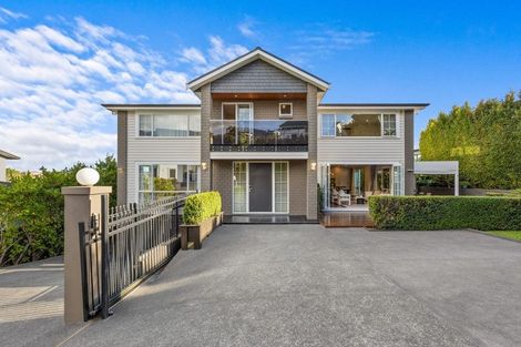 Photo of property in 4b Hilton Close, Fairview Heights, Auckland, 0632