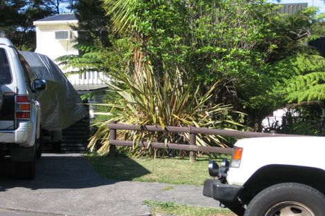 Photo of property in 28 Emlyn Place, Torbay, Auckland, 0630