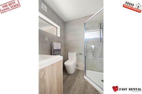 Photo of property in 1/12 Wernham Place, Northcote, Auckland, 0626