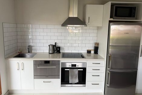 Photo of property in 1/30 Hyde Road, Rothesay Bay, Auckland, 0630