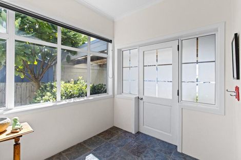 Photo of property in 62 Cutfield Road, New Plymouth, 4310