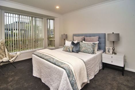 Photo of property in 4 Xena Way, Henderson, Auckland, 0612