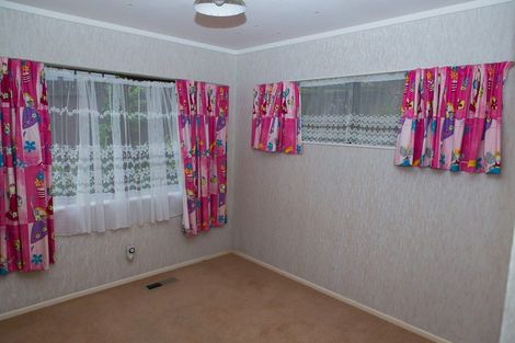 Photo of property in 32 Fyvie Avenue, Tawa, Wellington, 5028