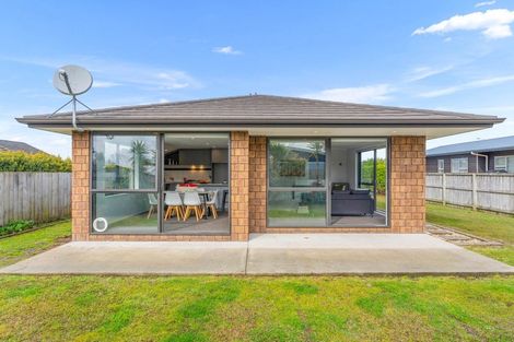 Photo of property in 32 Kedge Drive, Mangawhai, 0505