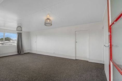 Photo of property in 10 Tainui Street, Castlecliff, Whanganui, 4501