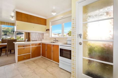 Photo of property in 10 Rembrandt Avenue, Tawa, Wellington, 5028