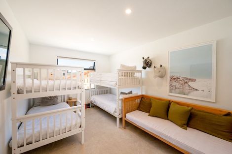 Photo of property in 37 Obelisk Street, Wanaka, 9305