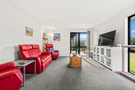 Photo of property in 4 Te Taniwha Road, One Tree Point, 0118