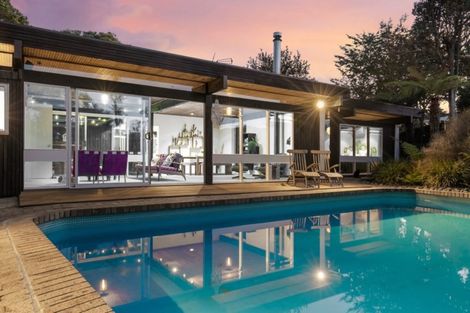 Photo of property in 28 Kahurangi Place, Snells Beach, 0920