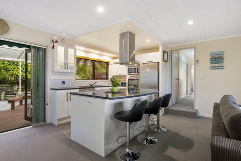 Photo of property in 8a Pelorus Street, Welcome Bay, Tauranga, 3112