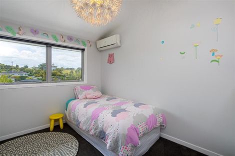 Photo of property in 104 Castor Bay Road, Castor Bay, Auckland, 0620