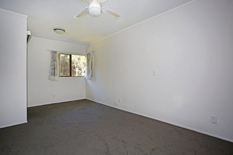 Photo of property in 32 Paulownia Place, Totara Heights, Auckland, 2105