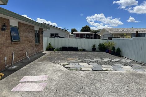 Photo of property in 18 Patts Avenue, Glendene, Auckland, 0602