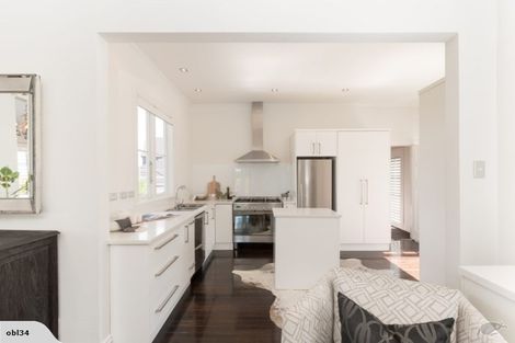 Photo of property in 71 Beach Road, Mellons Bay, Auckland, 2014