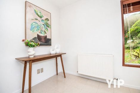 Photo of property in 41 Dress Circle, Newlands, Wellington, 6037