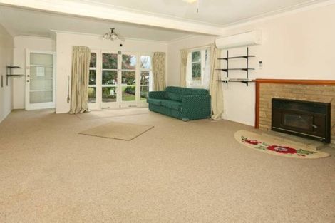 Photo of property in 24 Taikata Road, Te Atatu Peninsula, Auckland, 0610