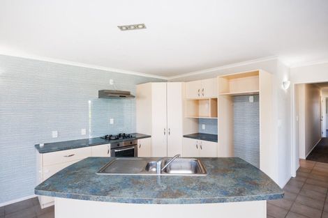 Photo of property in 24 Lydia Place, Kelvin Grove, Palmerston North, 4414