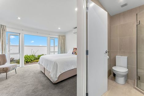 Photo of property in 1/14 Bournemouth Terrace, Murrays Bay, Auckland, 0630