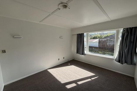 Photo of property in 3b Kopara Grove, Stokes Valley, Lower Hutt, 5019