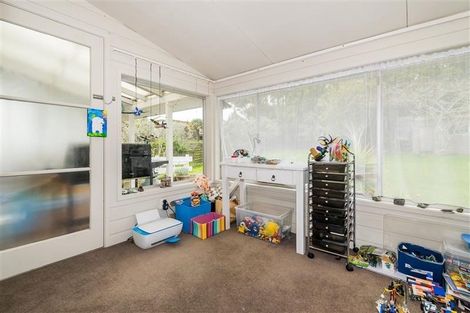 Photo of property in 12 William Souter Street, Forrest Hill, Auckland, 0620