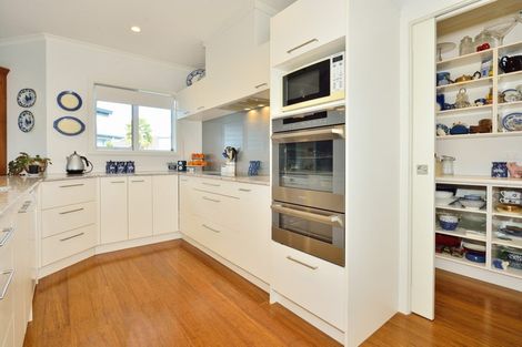 Photo of property in 24 Charteris Rise, Riverdale, Gisborne, 4010