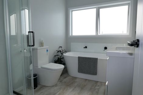 Photo of property in 36 Koru Loop, Paraparaumu, 5032