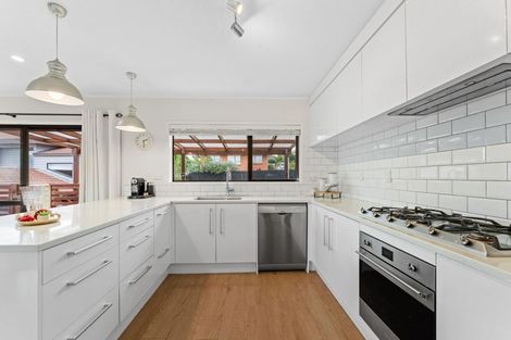 Photo of property in 19 Venus Place, Half Moon Bay, Auckland, 2012