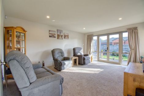 Photo of property in 5 Blowers Place, Halswell, Christchurch, 8025