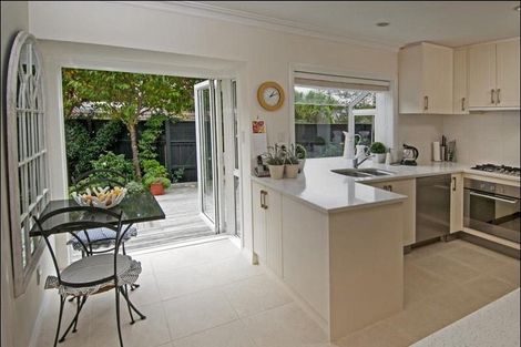 Photo of property in 51 Killarney Avenue, Torbay, Auckland, 0630