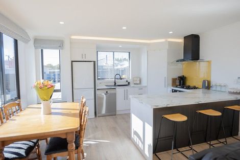 Photo of property in 68 Park Street, Winton, 9720