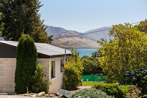 Photo of property in 130 Lakeview Terrace, Lake Hawea, 9382