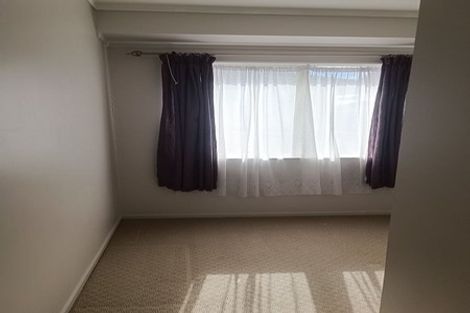 Photo of property in 3/166 Bradbury Road, Botany Downs, Auckland, 2010