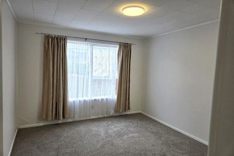 Photo of property in 2/56 Cockayne Crescent, Sunnynook, Auckland, 0620
