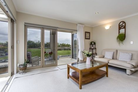 Photo of property in 6/126 Whangaparaoa Road, Red Beach, 0932